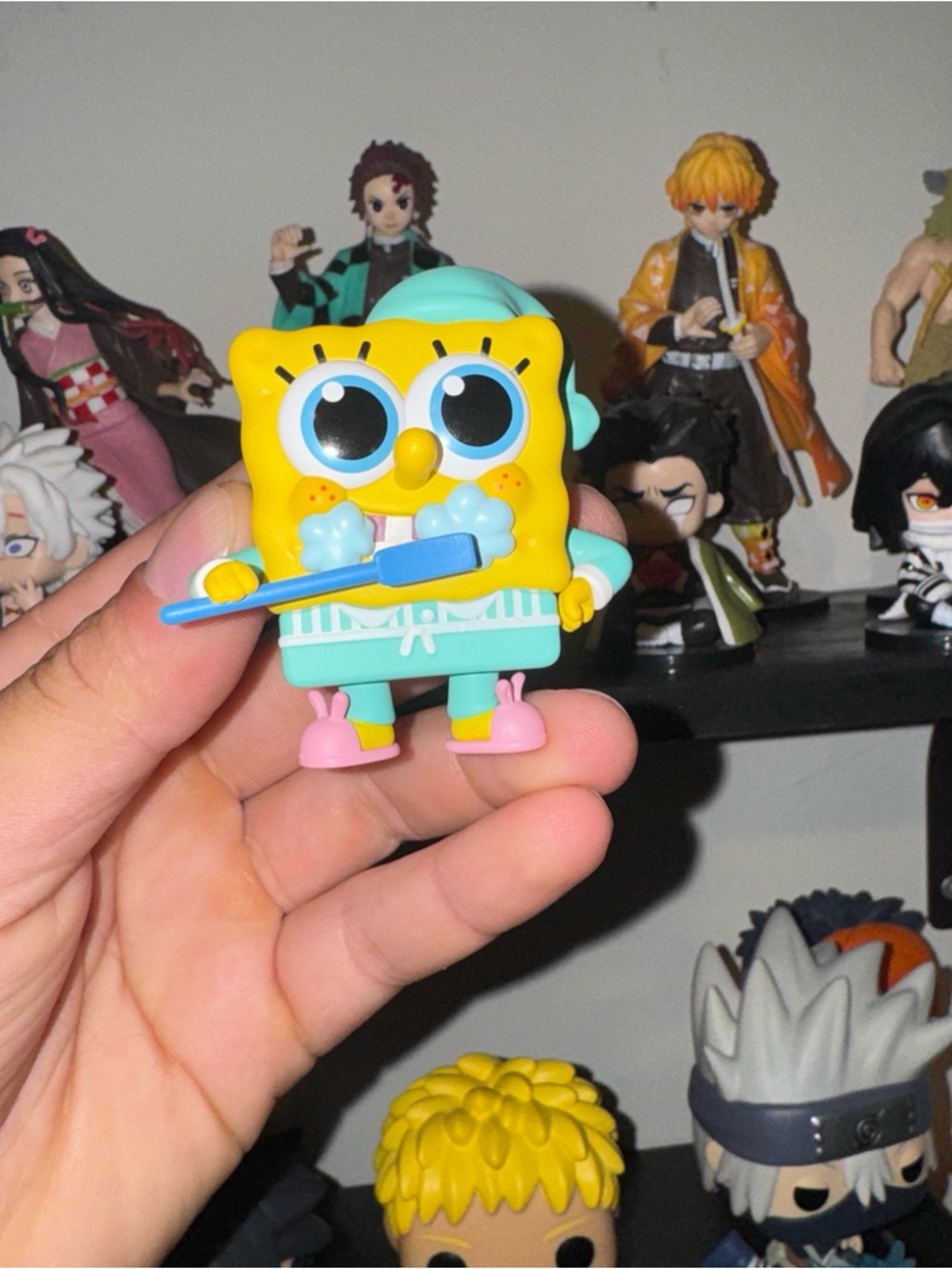 SpongeBob Squarepants Yellow Teal Pink Toothbrushing Figure